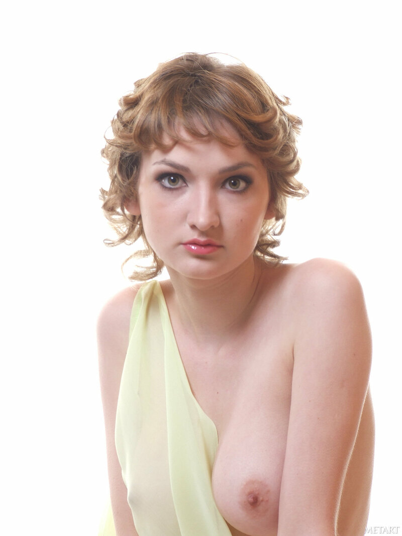 Анжела, 21
